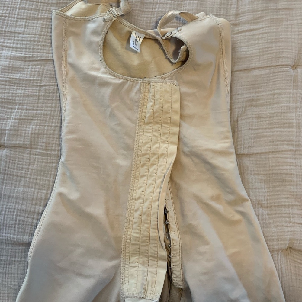 Stage 2 Faja / Compression garment